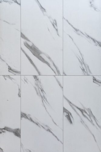 523